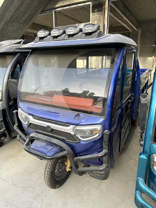 Електро кабиналик Маторол  1 тонналик ва 500 кг лик турлари мавжуд