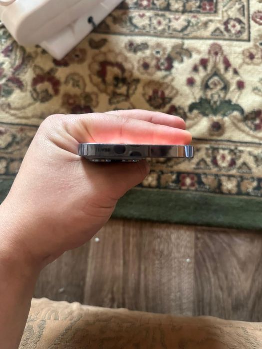 Айфон 13 про имеються трещины на экоане