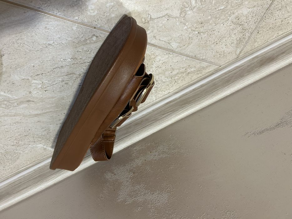 Ленти дамски ЧИСТО НОВИ сандали.