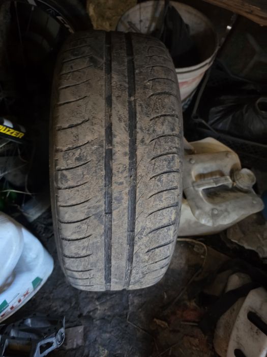 Продам летнее резину на 15