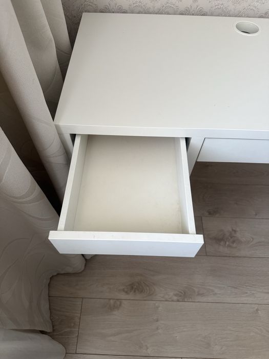 Стол письменный