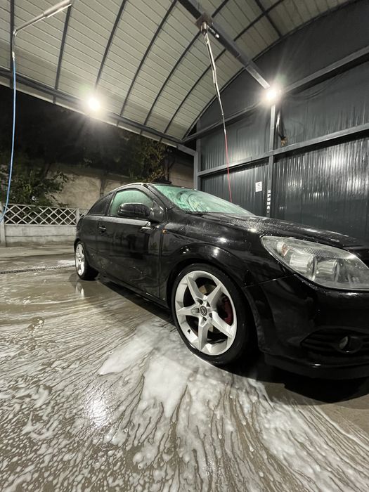 Opel astra h gtc