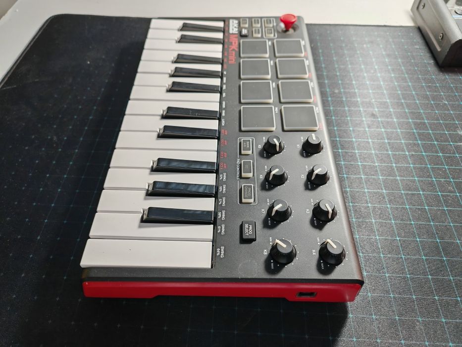 Akai Mpk Mini midi controler