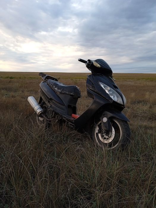 Продам скутер 150 кубов