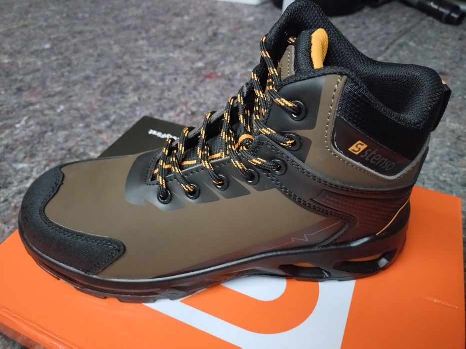 Работни високи обувки без бомбе