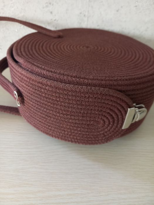 Продам сумочку через плечо