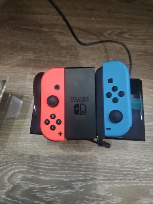 Nintendo Switch OLED - Neon Red & Neon Blue