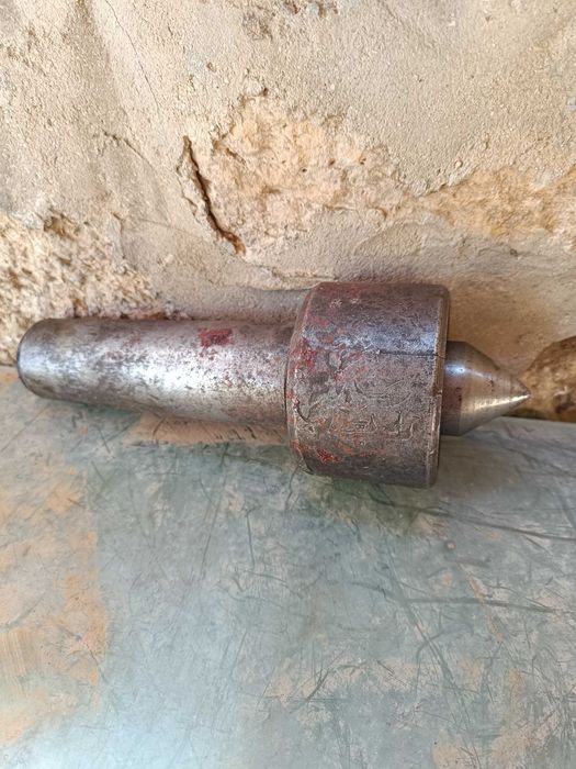 Продавам Свредла ,Райбери за метал ,Център и ножове за струг