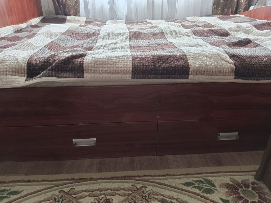 Продам б/у кровать