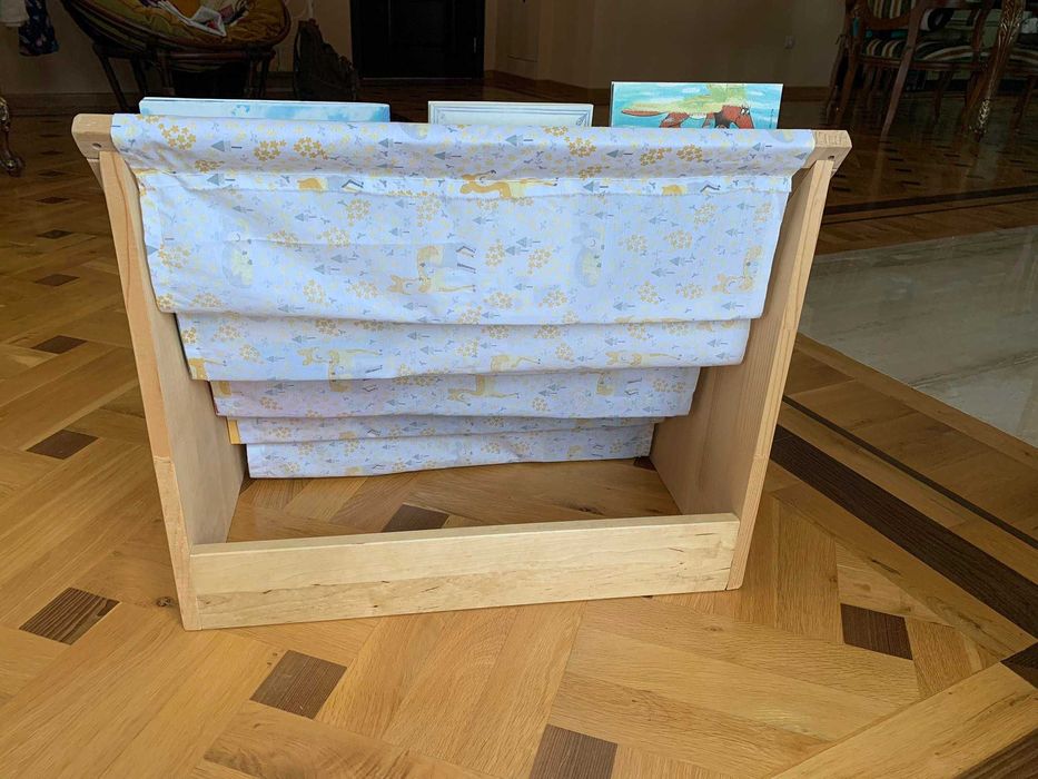 Ръчно изработена етажерка/библиотека за детски книги в два размера