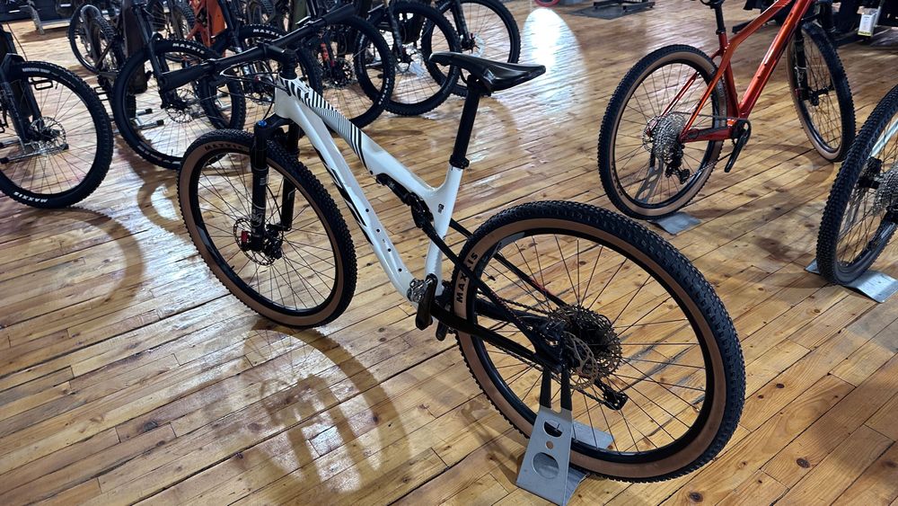 Bicicletă full suspension KTM Scarp Elite - carbon