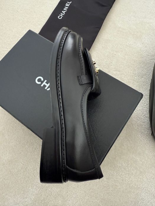 Pantofi model chanel