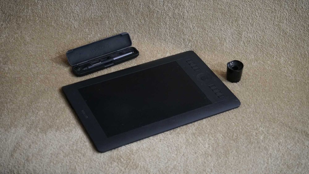 Wacom Intuos Pro - Medium - PTH-651 | Графичен таблет Wacom