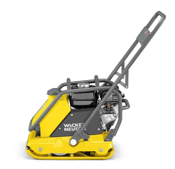 Schelă  si placă compactoare de închiriat