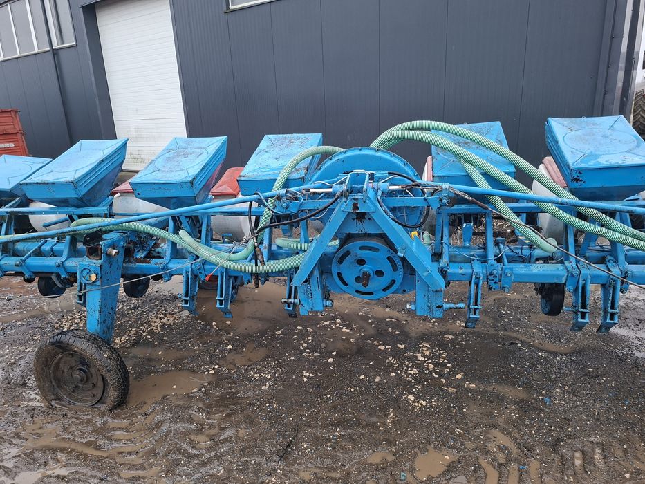 Semanatoare porumb pe 8 randuri  SK