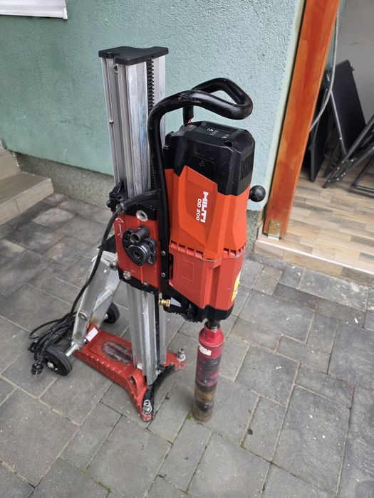 HILTI -  DD-200 .