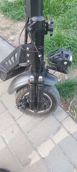 Vând trotineta electrica