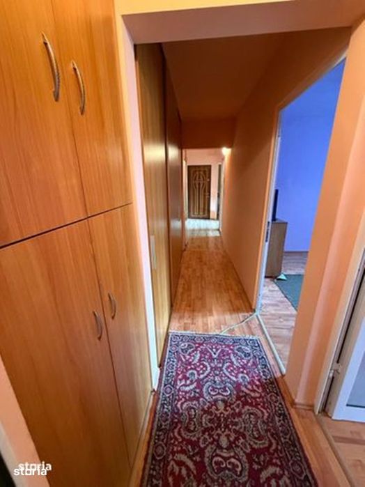 cv 32 B.Voda, apartament 3 camere decomandat ,etaj III
