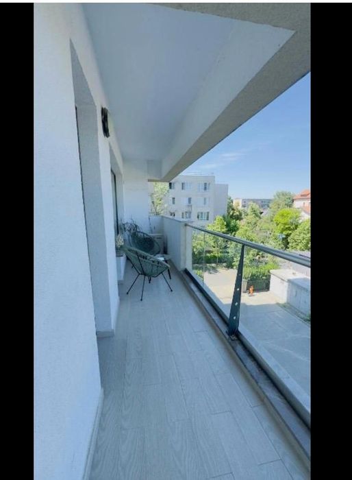 2 Camere parcare metrou Petrache Poenaru vedere Lacul Morii