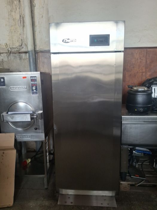 Хладилник професионален FOSTER  нов за количка