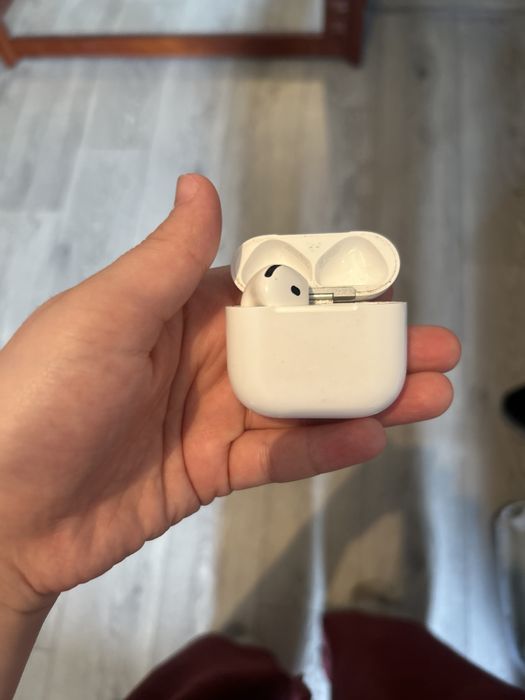 Airpods 4 поколение б/у