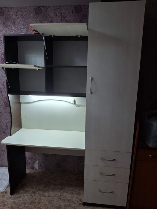 Продам стол письменный