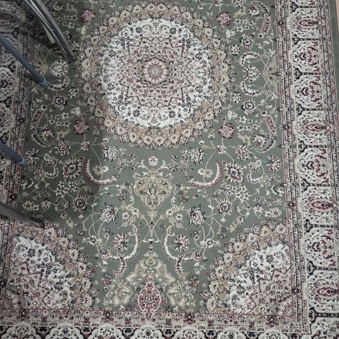 Ковёр размером 2,3×1,5 м