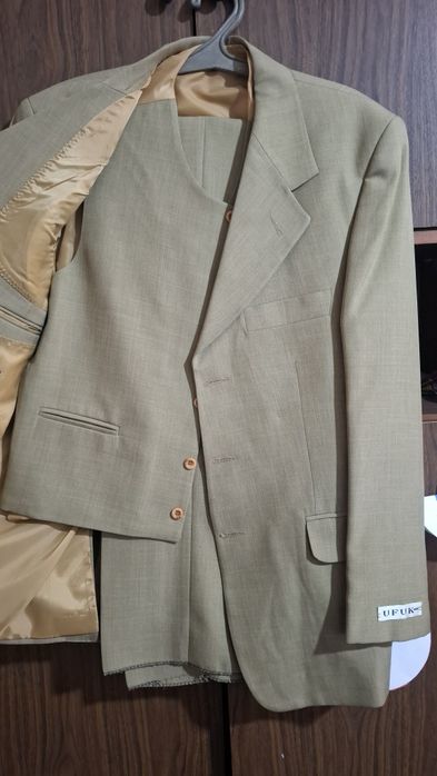 Мужские и женские одежды б/у