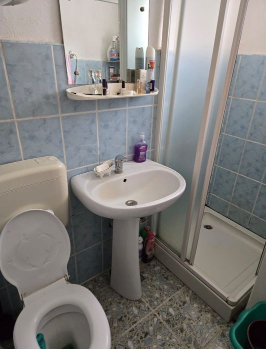 Apartament de vanzare cu 3 camere in conditie buna - Brad, Hunedoara