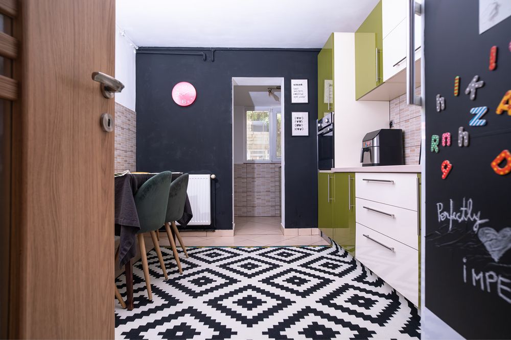 Vand Apartament 3 camere +boxa inscrisa in CF