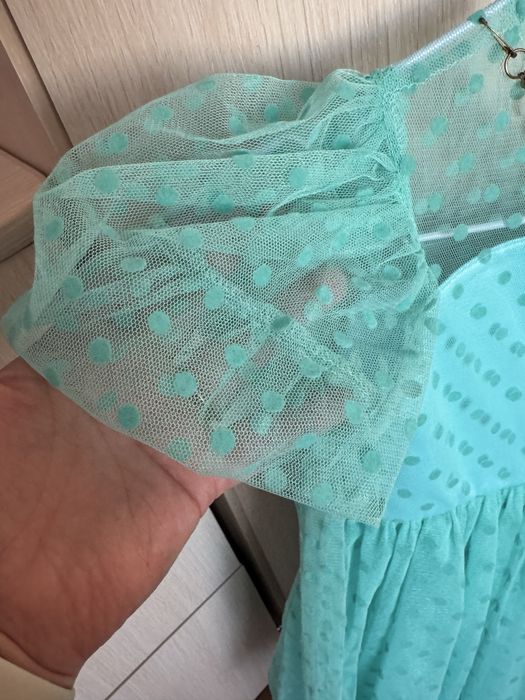 Продам шикарное платье на девочку