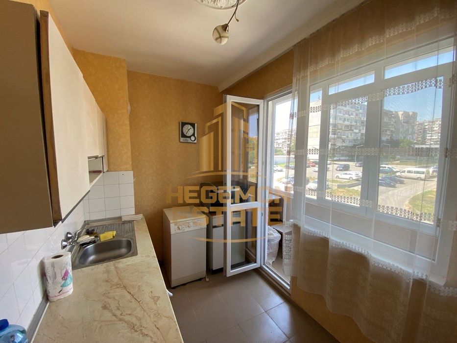 Продава се Тристаен апартамент в Варна, Младост 2 - 63 кв.м за 1556 €/кв.м - Снимка #2