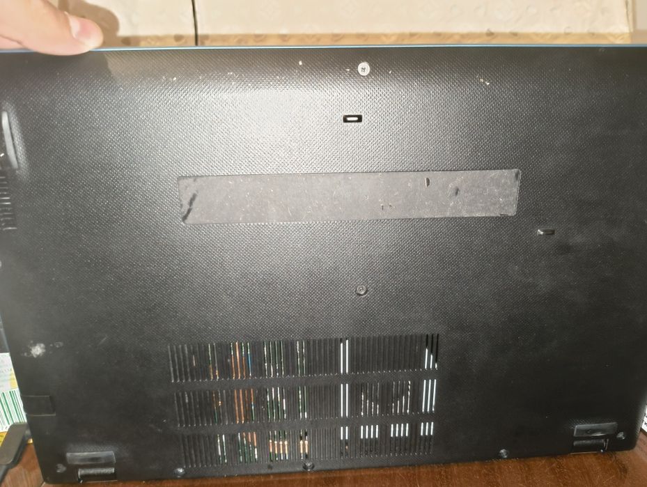 Продавам ACER лаптоп