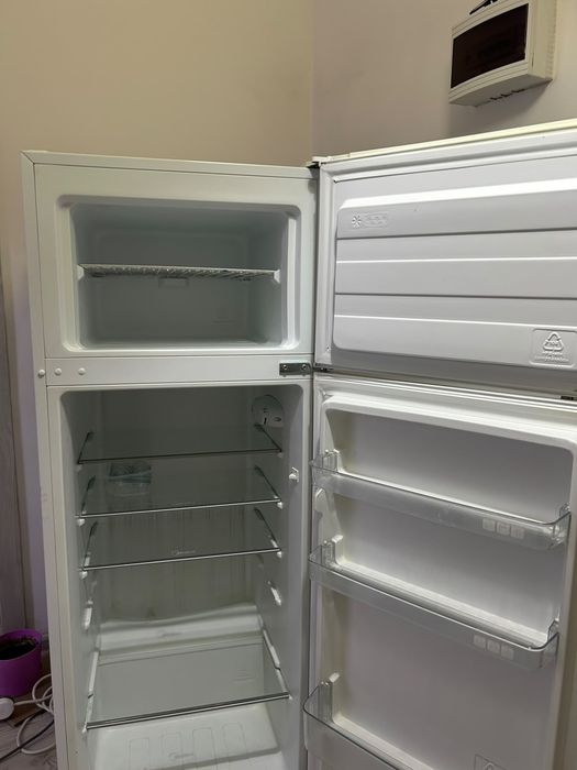 Продам холодильник