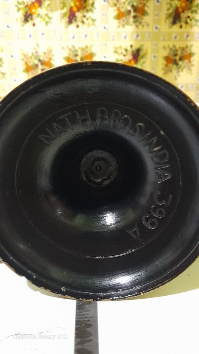 Продам два индийских подсвечника.