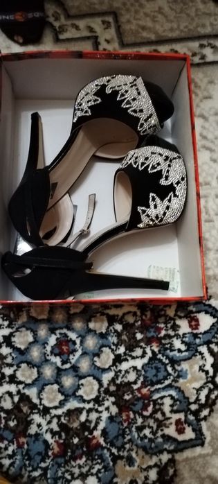 Jenski obuv vecherni