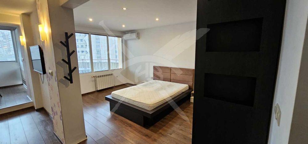 Дава се под наем Двустаен апартамент в Варна, Възраждане 1 - 92 кв.м за 548.25 € - Снимка #2