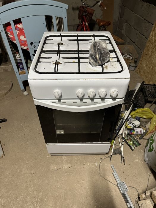 продам газовую плиту