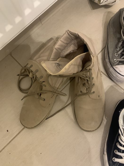 Vând , teneși Converse