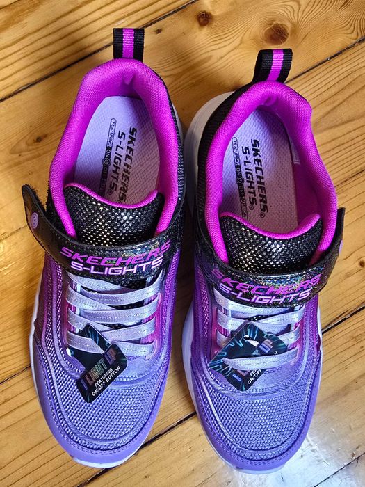 Светещи маратонки Skechers