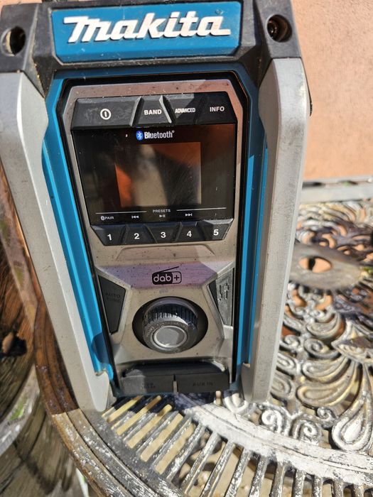 Radio makita cu Bluetooth MR007g