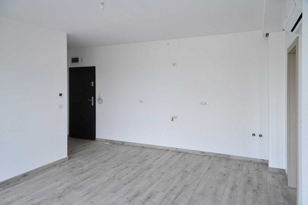 Apartament versatil cu 3 camere, etaj 1, Micalaca – ideal pentru locuință sau spațiu de birouri