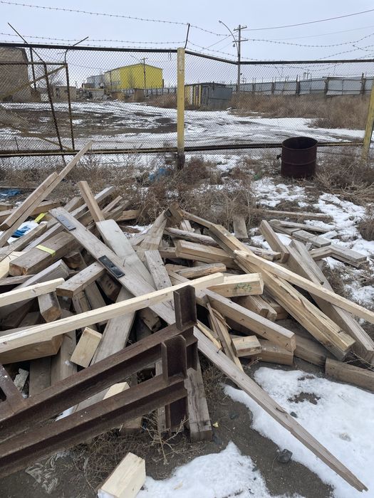 Доски, бруся, стойки