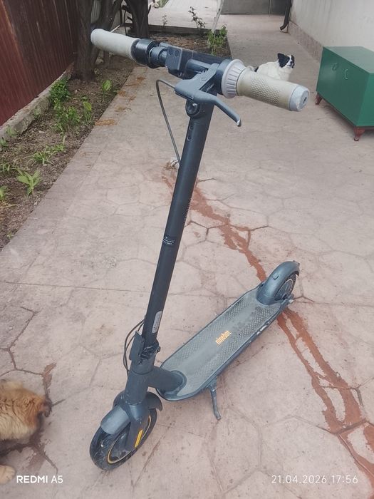 Vand Trotineta electrica sau schimb