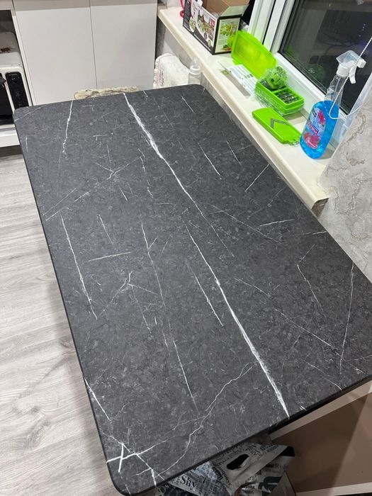 Продам стол обеденный