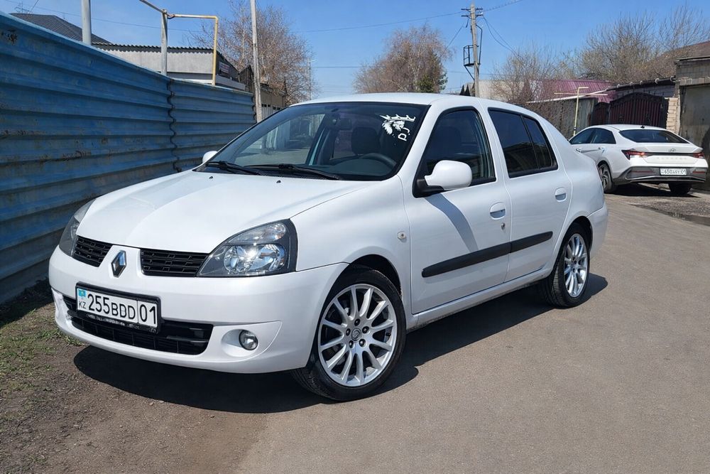 Автомобиль РЕНО Клио
