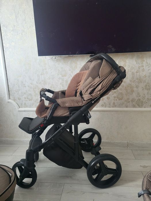 Продам коляску 3 в 1