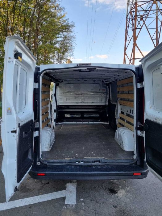 Opel vivaro 2019 vand sau schimb cu autoturism