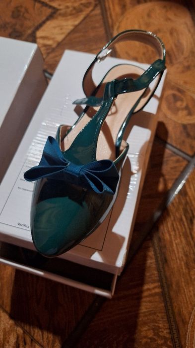 Vând balerini superbi fetițe