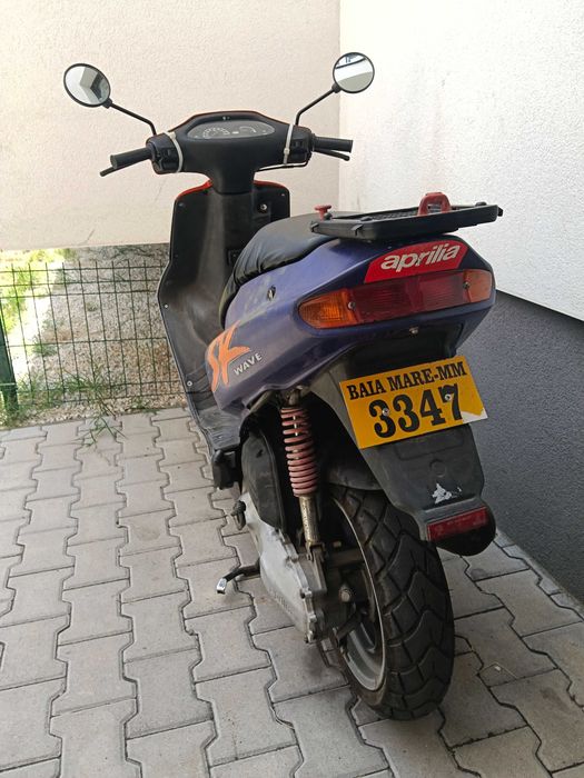 Vând scuter Aprilia SR wave